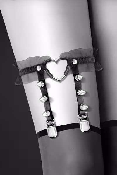 Гартер на ногу Bijoux Pour Toi - WITH HEART AND SPIKES Black, сексуальна підв'язка з сердечком — фото 2