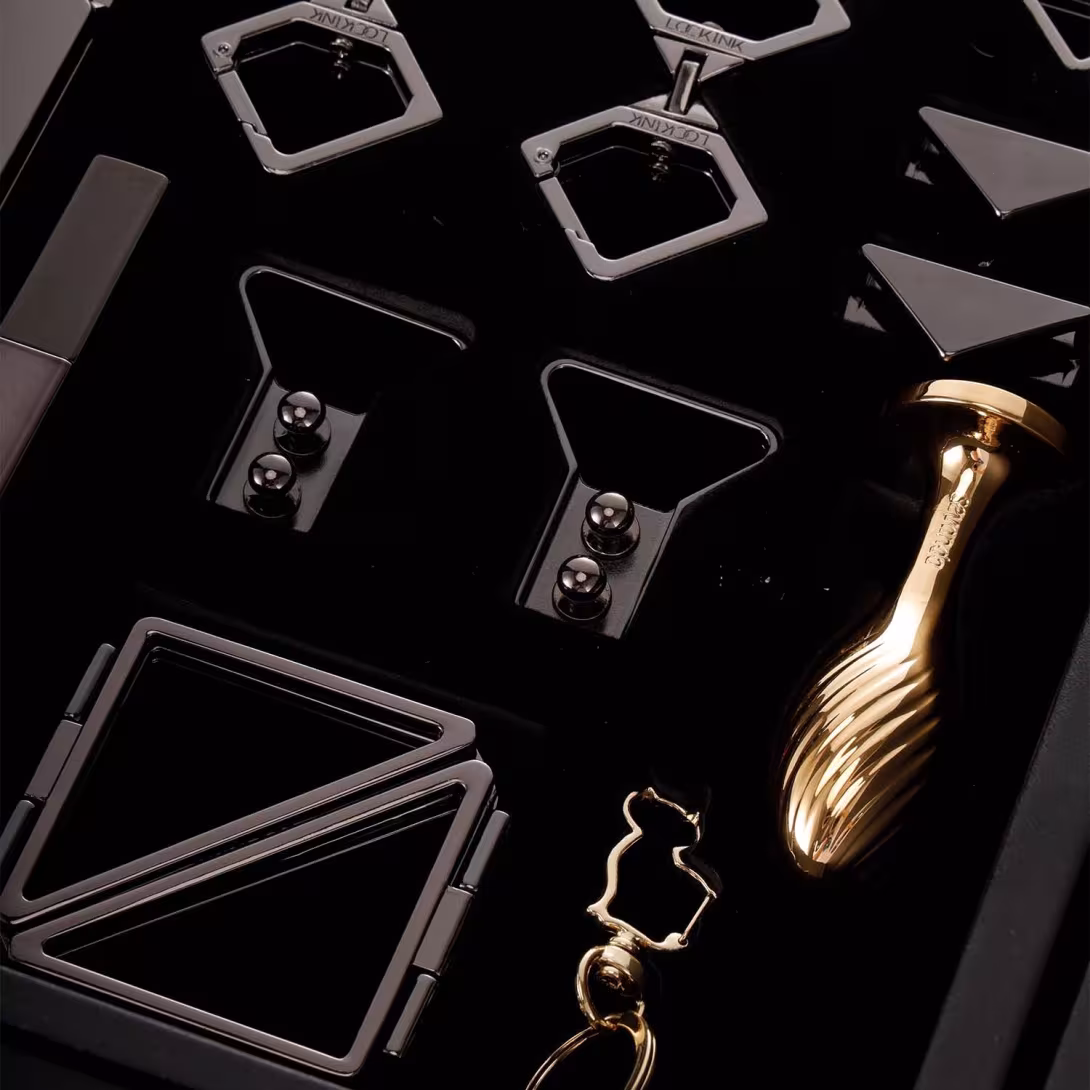 БДСМ-набір LOCKINK All-in-1 BDSM Play Kit, чорний, ремені, маска, кляпи, анальні пробки, свічки — фото 6