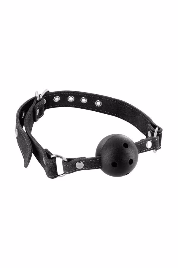 Повітропроникний кляп Fetish Tentation Premium Leather gag with stiff ball, шкіряний ремінець