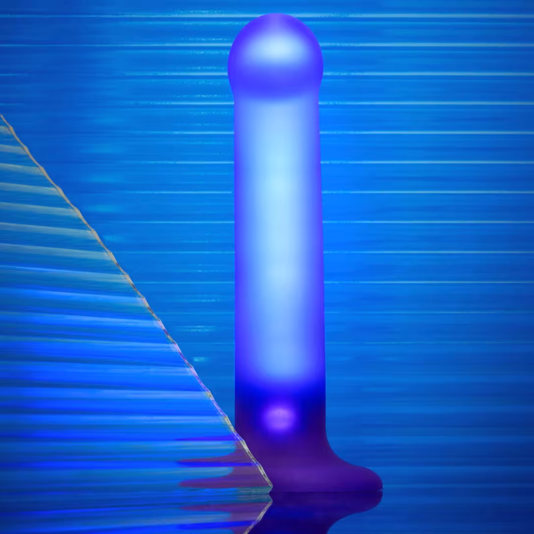 Дилдо, що світиться Strap-On-Me Glow-LED Dildo Purple - M — фото 7