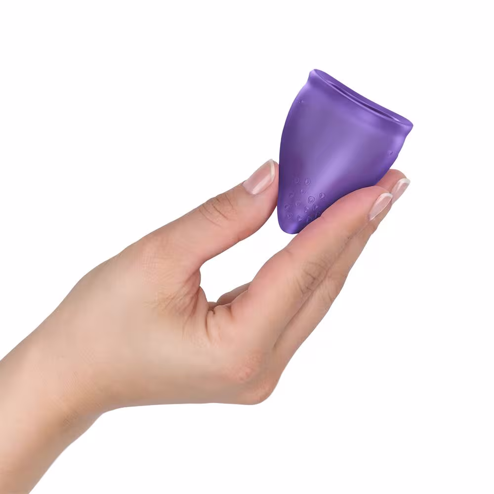 Менструальна чаша Fun Factory FUN CUP SIZE B Black Currant, багаторазова, діаметр 4,3 см, об’єм 30 мл — фото 4
