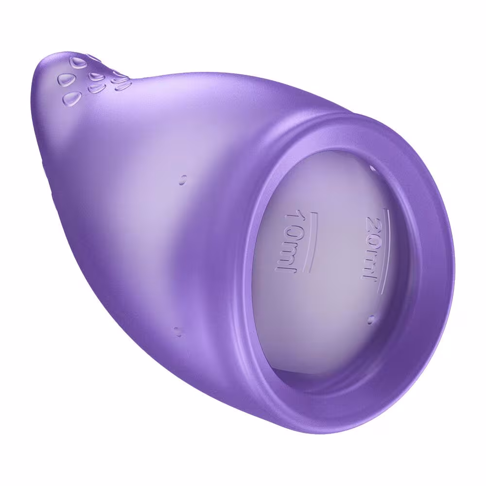 Менструальна чаша Fun Factory FUN CUP SIZE A Black Currant, багаторазова, діаметр 4 см, об’єм 20 мл — фото 2